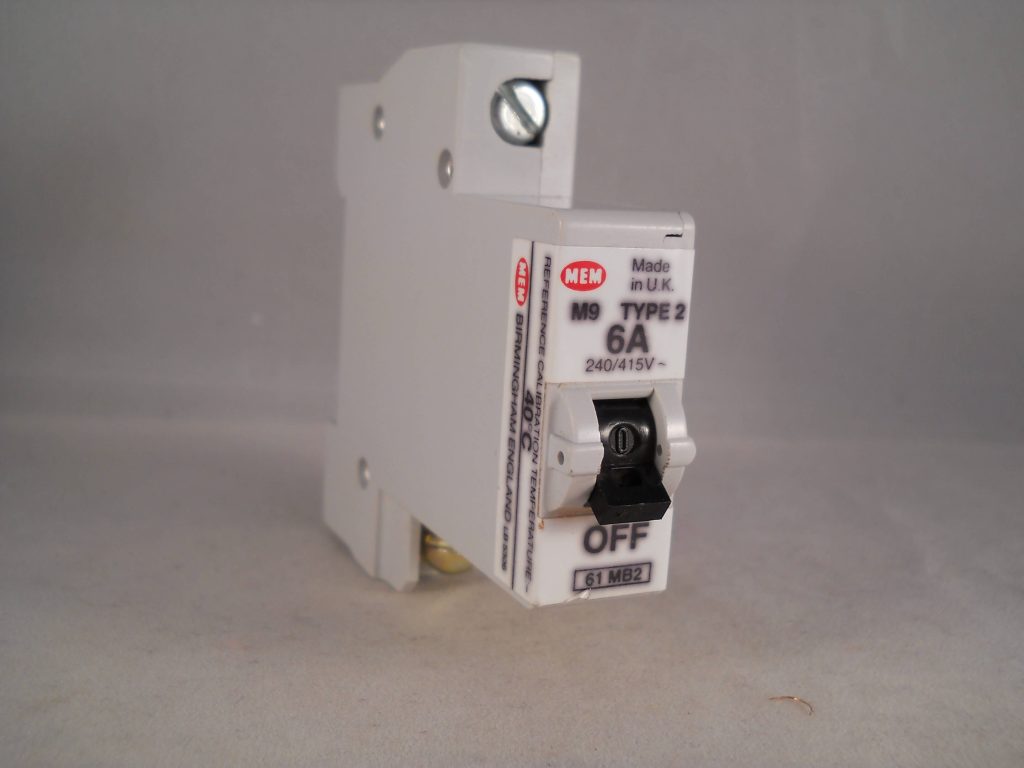 Disjoncteur MCB MEM Memshield Type C 6A Simple Pôle - Modèle 61MC, Occasion Fonctionnel