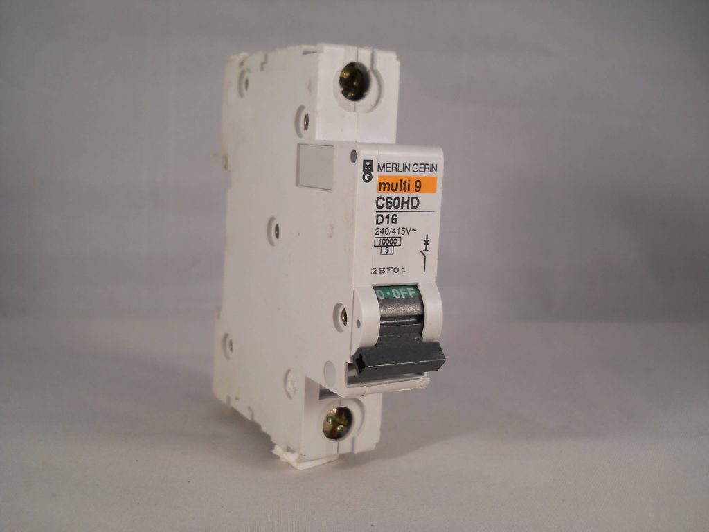 Disjoncteur Modulaire GEC VYNCKIER 6A Type 2 - 1P, 230V, Pour Tableau Électrique (Occasion)