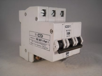 MEM MCB 10 Amp Type C Triple Pole 3 Phase M9 10A Memshield 3T103 103MB3 103MC