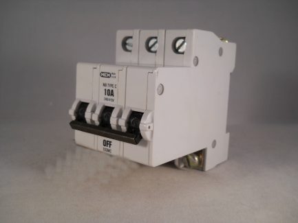 MEM MCB 10 Amp Type C Triple Pole 3 Phase M9 10A Memshield 3T103 103MB3 103MC - Image 3