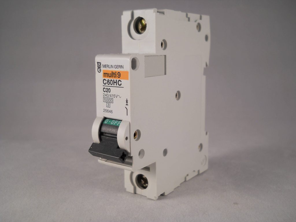 MERLIN GERIN C60HC120 20 AMP C CURVE 10kA MCB BREAKER SCHNEIDER - Foto 6