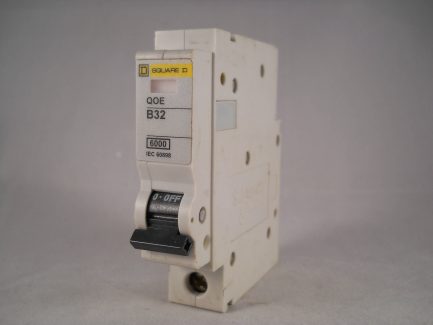 Square D QOE MCB 32 Amp Single Pole Qwikline Type B 32A QO132EB6 Flag Indication - Image 3