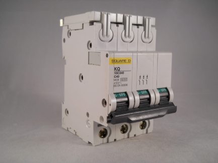 Square D MCB 40 Amp Triple Pole 3 Phase Breaker Type C 40A Loadcentre KQ10C340
