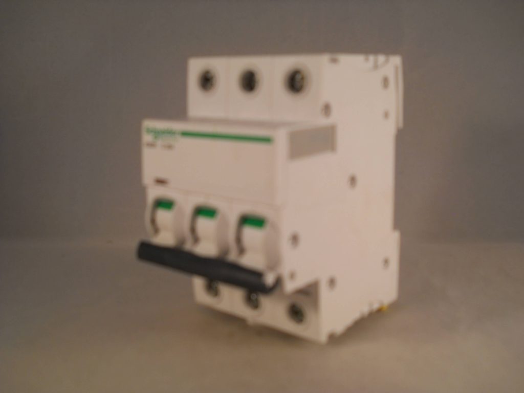 Disjoncteur Schneider IC60H 25A - Courbe C - 10 KA - Réf A9F89425 - Neuf Hors Emballage