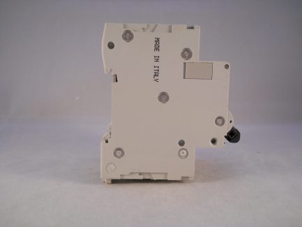 Merlin Gerin MCB 40 Amp Triple Pole 3 Phase Breaker Type C 40A C60HC340 25677 - Image 4