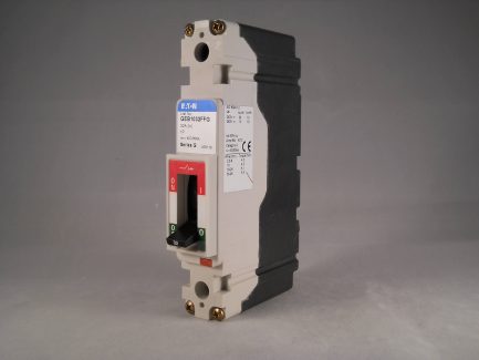 Eaton MCCB 32 Amp Single Pole 32A Series G Breaker GEB1032FFG - Image 3