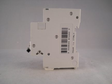 Square D MCB 20 Amp Single Pole Circuit Breaker B20 Type B 20A Domae DOM20B6 - Image 5