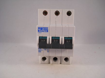 Proteus MCB 32 Amp Triple Pole 3 Phase Breaker Type C 32A Geyer 31032/3 - Image 2