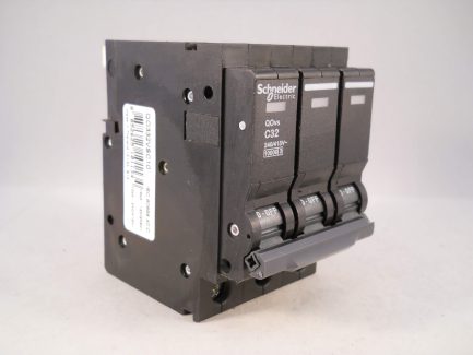 Schneider QOVS QOE MCB 32 Amp Triple Pole 3 Phase Breaker Type C 32A QO332VSC10