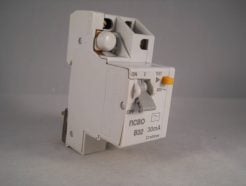Crabtree Starbreaker RCBO 32 Amp 30mA B32 Type B 32A 61/B3230 Older Style