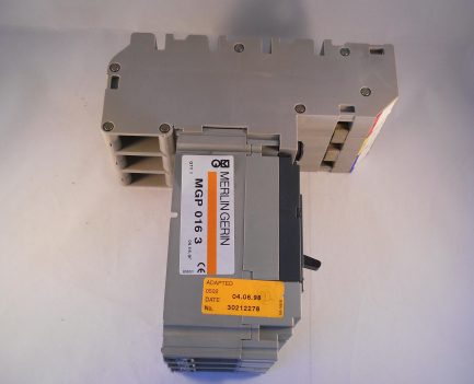 Merlin Gerin MCCB 16 Amp Triple Pole Compact 16A NS100N TM16D MGP0163 - Image 4