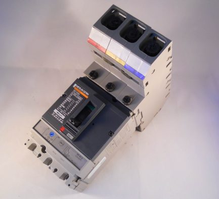 Merlin Gerin MCCB 32 Amp Triple Pole Compact 32A NS100N TM32D MGP0323 - Image 3