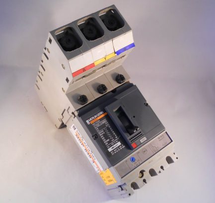 Merlin Gerin MCCB 40 Amp Triple Pole Compact 40A NS100N TM40D MGP0403