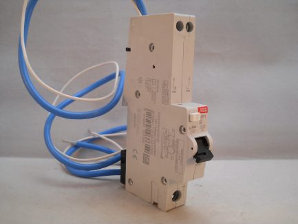 ABB RCBO 6 Amp 30mA B6 Type B 6A System Pro M DS271 2CSR175092R1065 NEW - Image 2