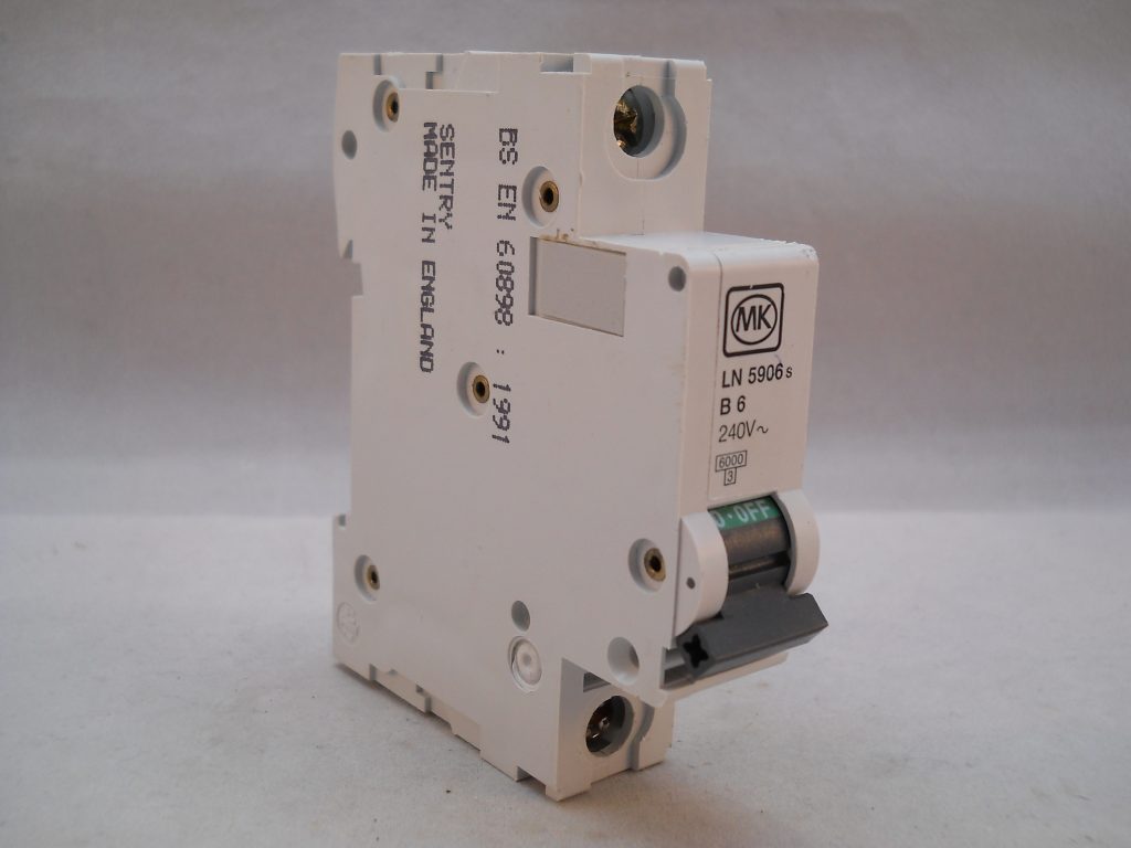 Disjoncteur MK 6 Ampères Type 2 - Modèle LN 5906 Occasion, Fonctionnel