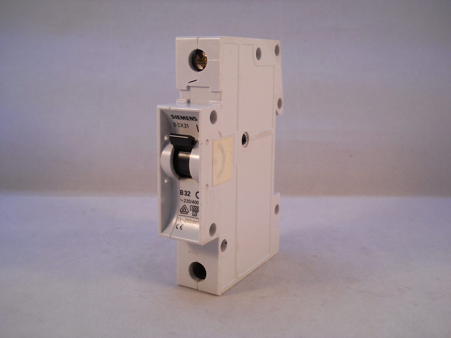 MEM Eaton 32 AMP Tipo B 6 KA 30 ma RCBO RCD MCB Pod memsheild 2 H30 Commercio, u MEM Eaton 32 AMP Tipo B 6 KA 30 ma RCBO RCD MCB Pod memsheild 2 H30 Commercio, u