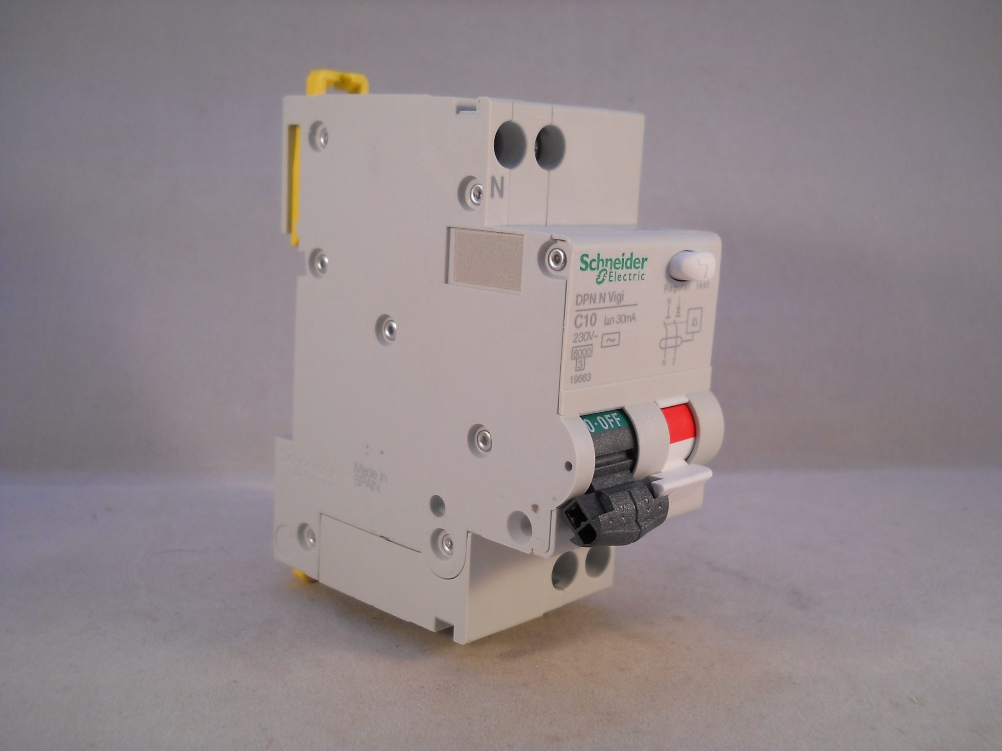 Disjoncteur Différentiel Schneider 3P+N 10A 30mA Type A - Référence A9D32710, Neuf