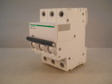 Schneider MCB 20 Amp Acti9 iC60H Type D 20A Triple Pole 3 Phase A9F55320 - Image 3