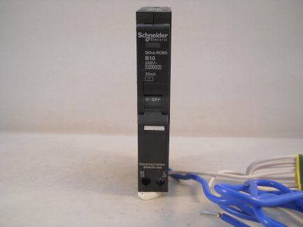 Schneider QOVS RCBO 10 Amp 30mA Type B 10A Qwikline Square D QO110B10RCBO30F - Image 2