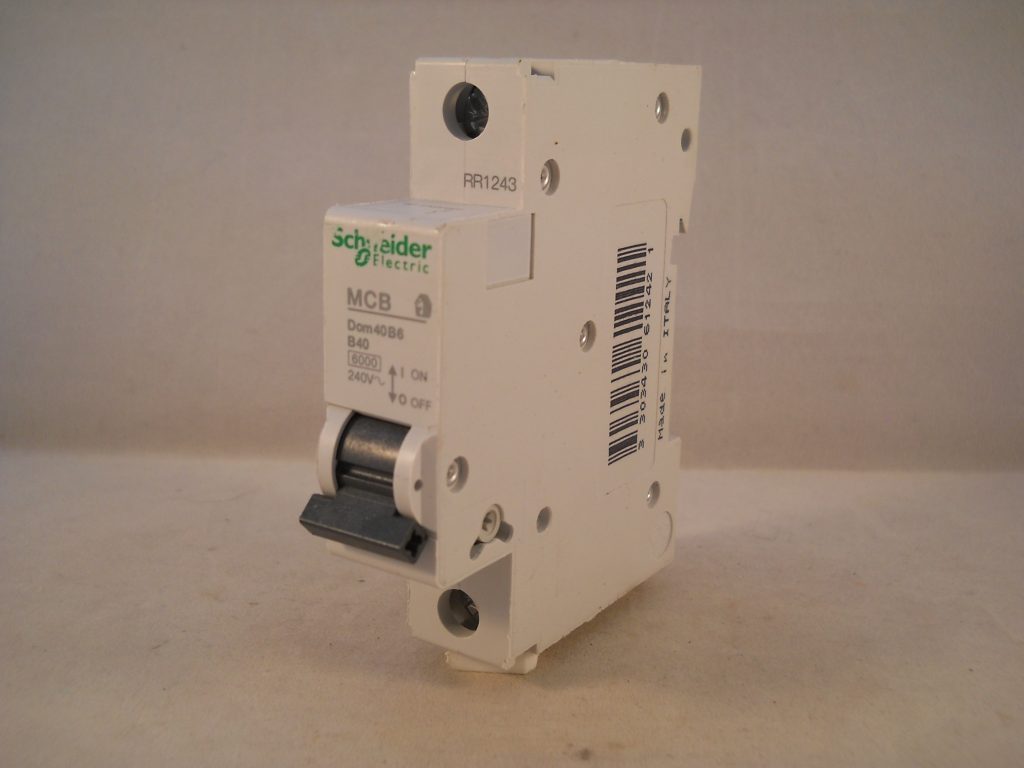 Samsung Cebu Interruttore Magnetotermico Square D DOM32B6 - 32A, Curva B, 6kA, 230V, Usato In Buono Stato Interruttore Bipolare 6kA - Foto 13