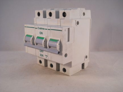 Crabtree Polestar MCB 32 Amp Type 2 32A Triple Pole 3 Phase Breaker 632/32 - Image 3