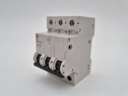 Wylex MCB 32 Amp Triple Pole Circuit Breaker Type B 32A PSB332-B Series 3 - Image 3