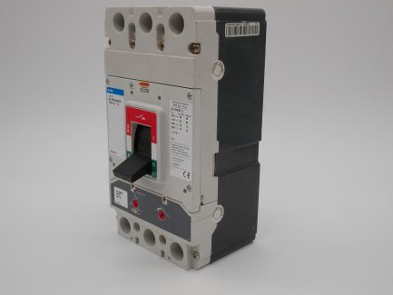 Eaton MCCB 400 Amp Triple Pole 400A 3 Phase Breaker Series G GLS3400AAG - Image 3