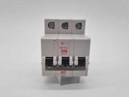 Bill MCB 32 Amp Type D M9 Triple Pole 3 Phase 32A Memshield 1 323MD 323MB4 T323D - Image 2