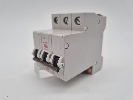 Bill MCB 32 Amp Type D M9 Triple Pole 3 Phase 32A Memshield 1 323MD 323MB4 T323D - Image 3